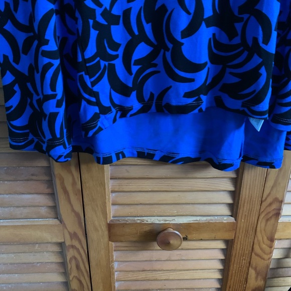 Dana Buchanan High Low Elbow Length Rayon Top, Sz. M - Gently Used - Picture 3 of 7